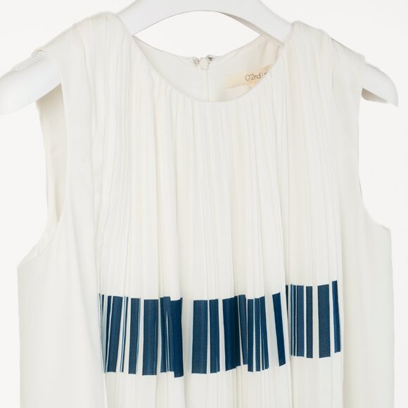 O’2nd White Pleated Blue-Striped Sleeveless Blouse - Picture 3 of 12